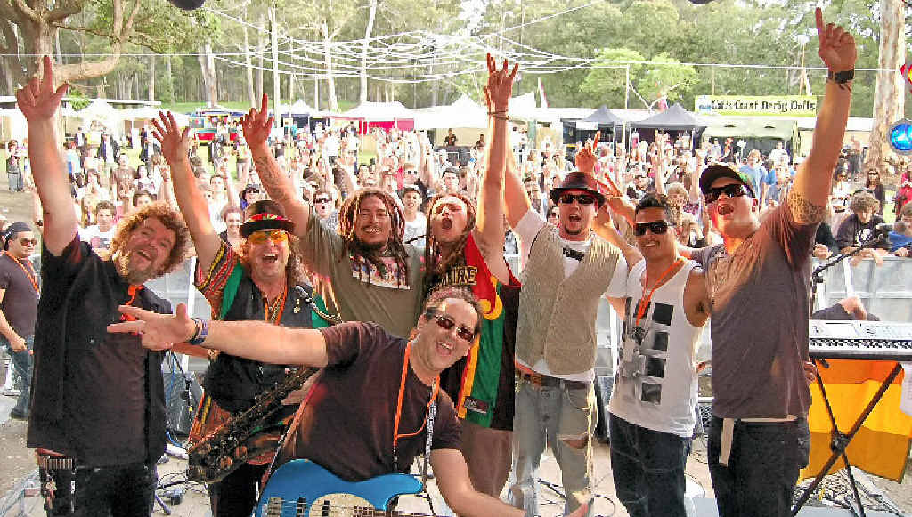 New Zealand’s Ebb’n’Flow play the Beach hotel this Sunday New Zealand’s Ebb’n’Flow play the Beach hotel this Sunday